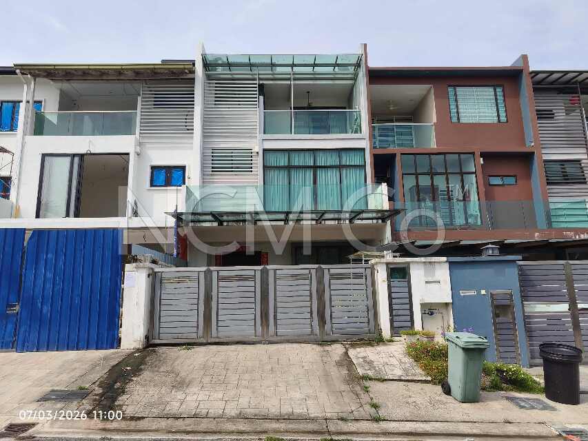 3 Storey Terrace House, Intermediate