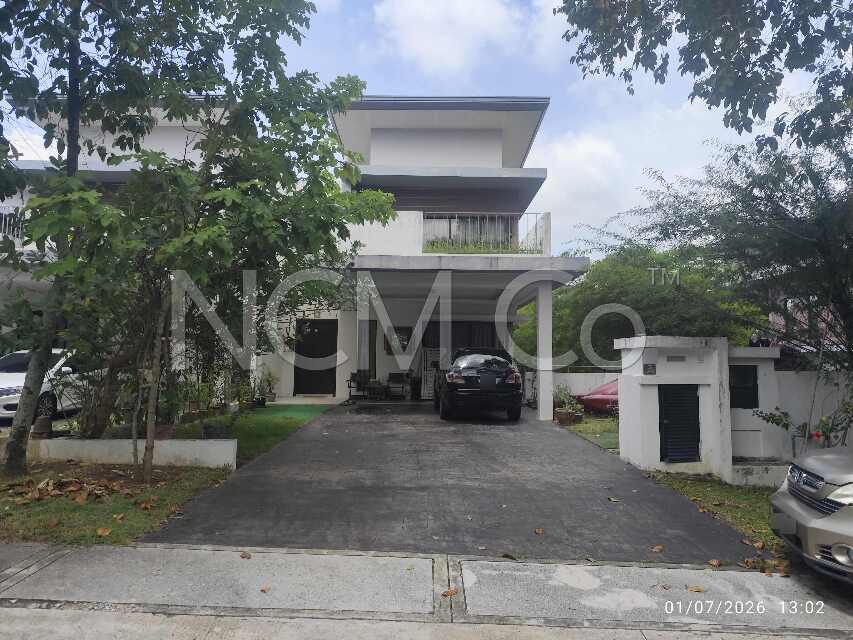 3 Storey Semi Detached House with Clubhouse Facilities