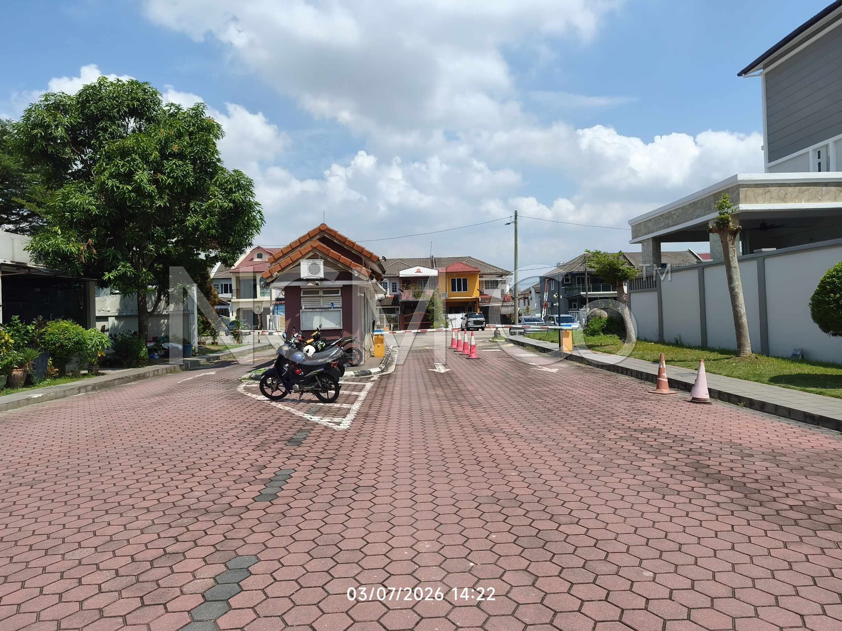 2.5 Storey Semi Detached House, Corner Lot