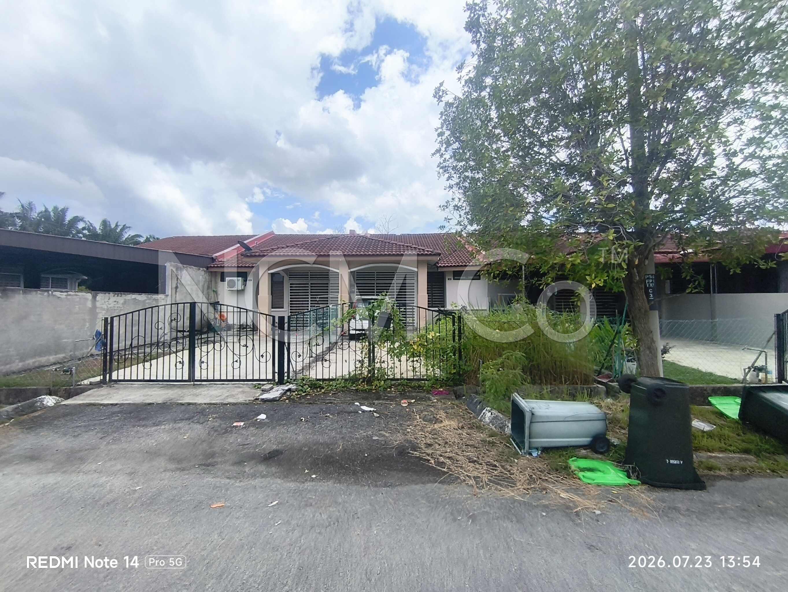 1 Storey Terrace House, Intermediate