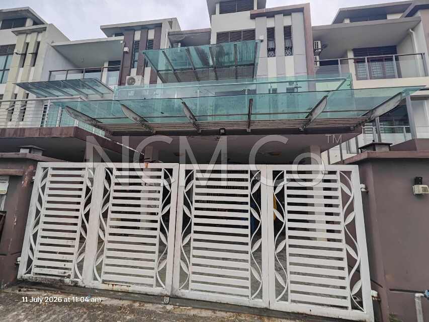 2.5 Storey Terrace House, Intermediate