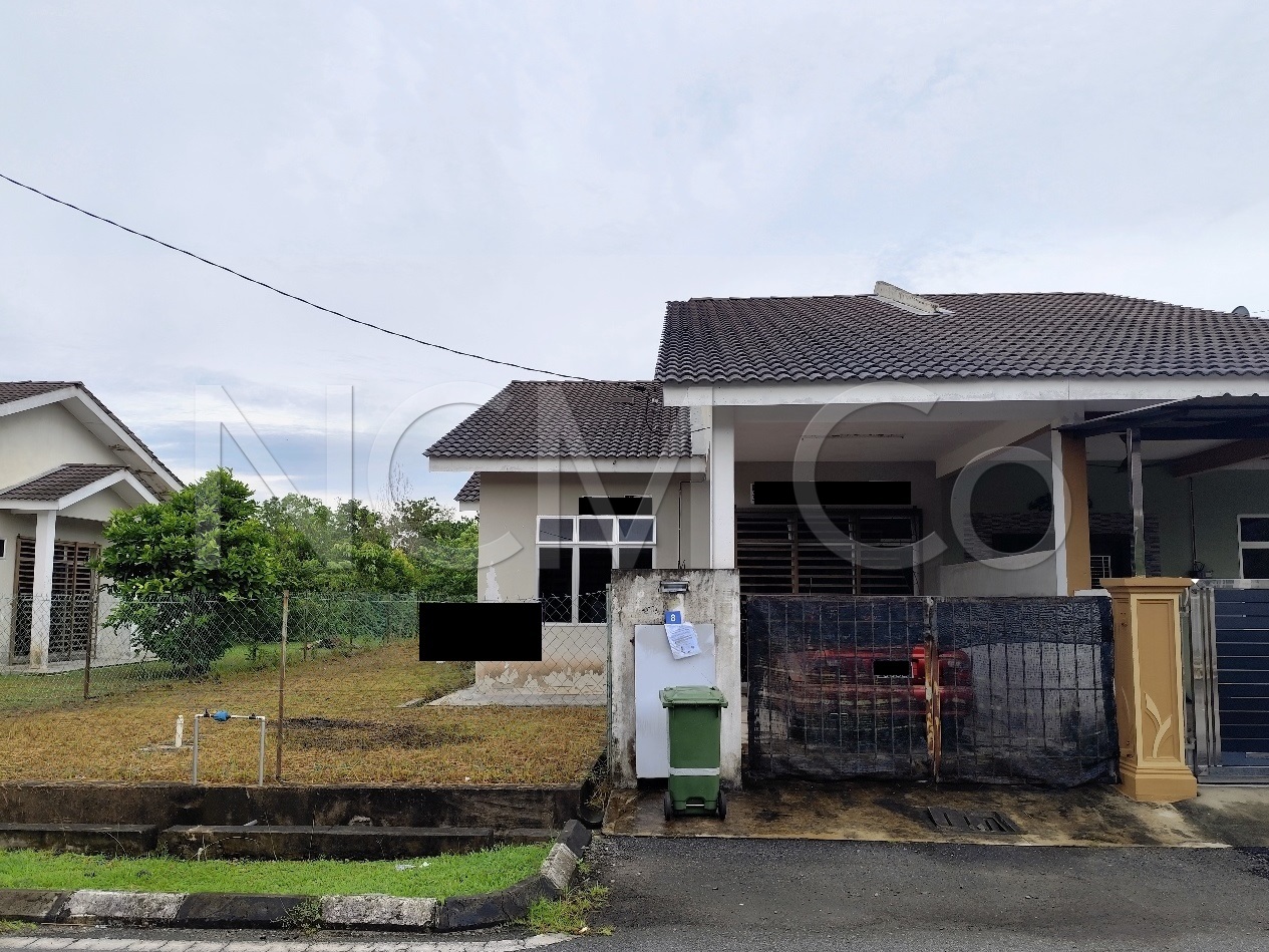 1 Storey Semi Detached House