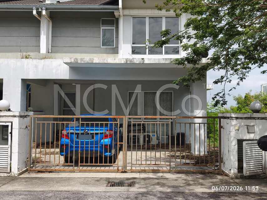 2.5 Storey Semi Detached House, End Lot