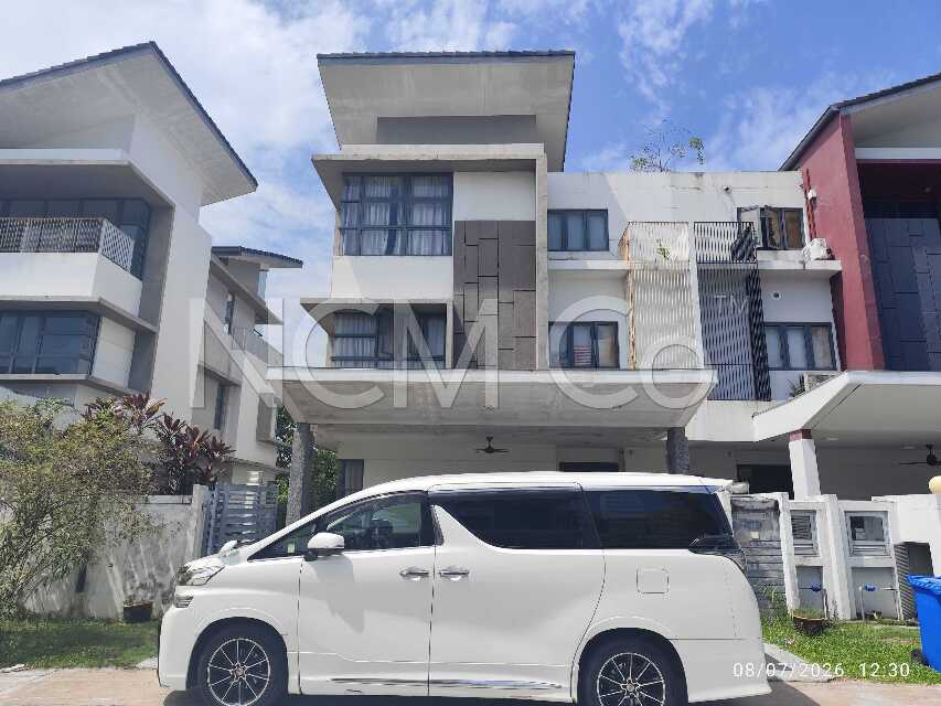 3 Storey Semi Detached House