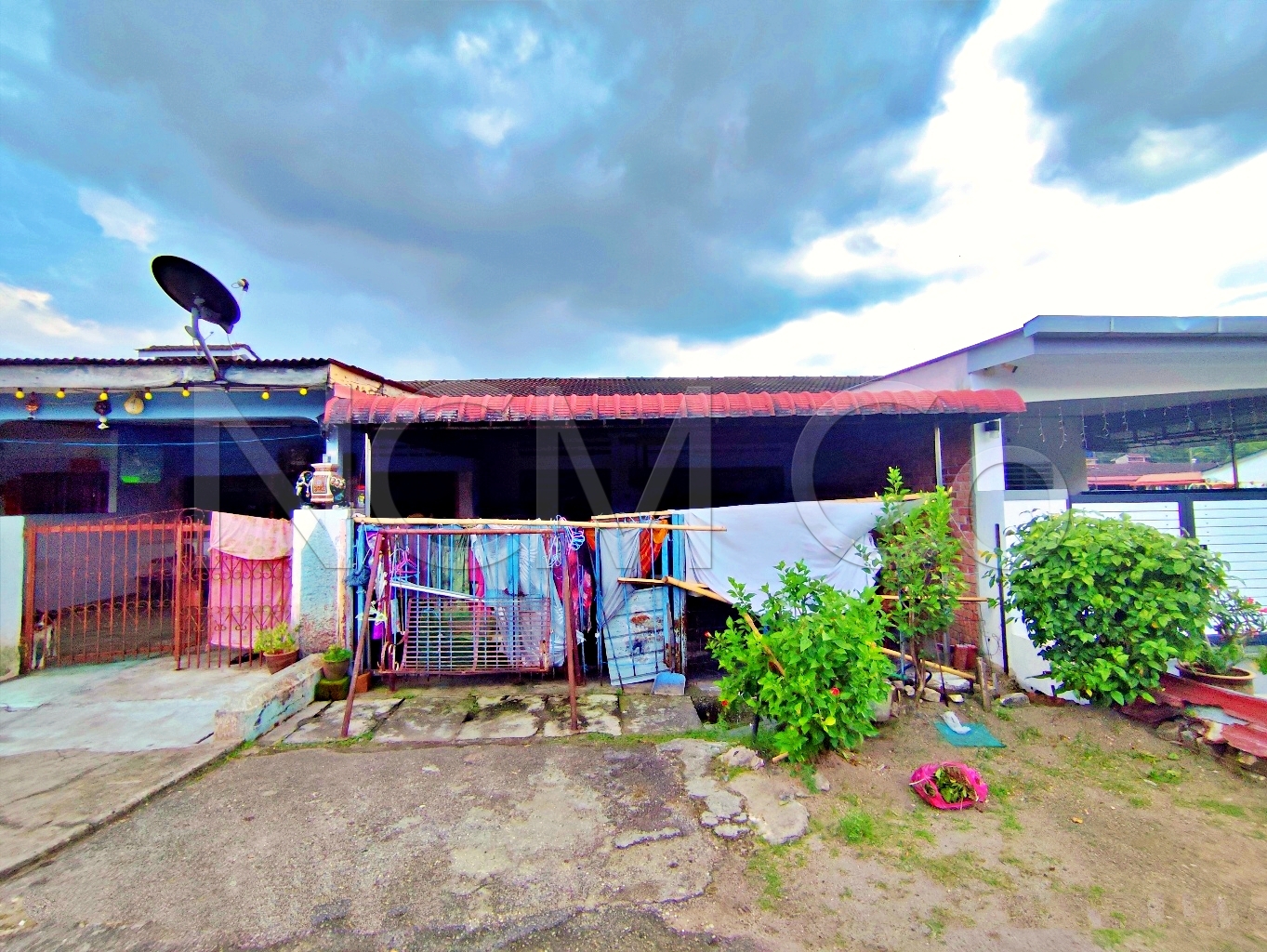 1 Storey Terrace House, Intermediate