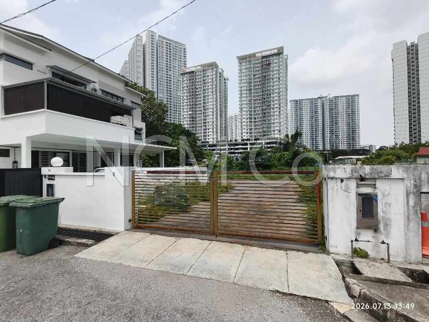 3 Storey Semi Detached House