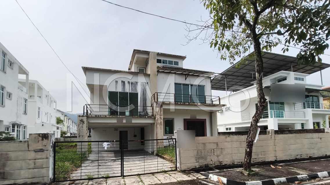 2 Storey Bungalow House