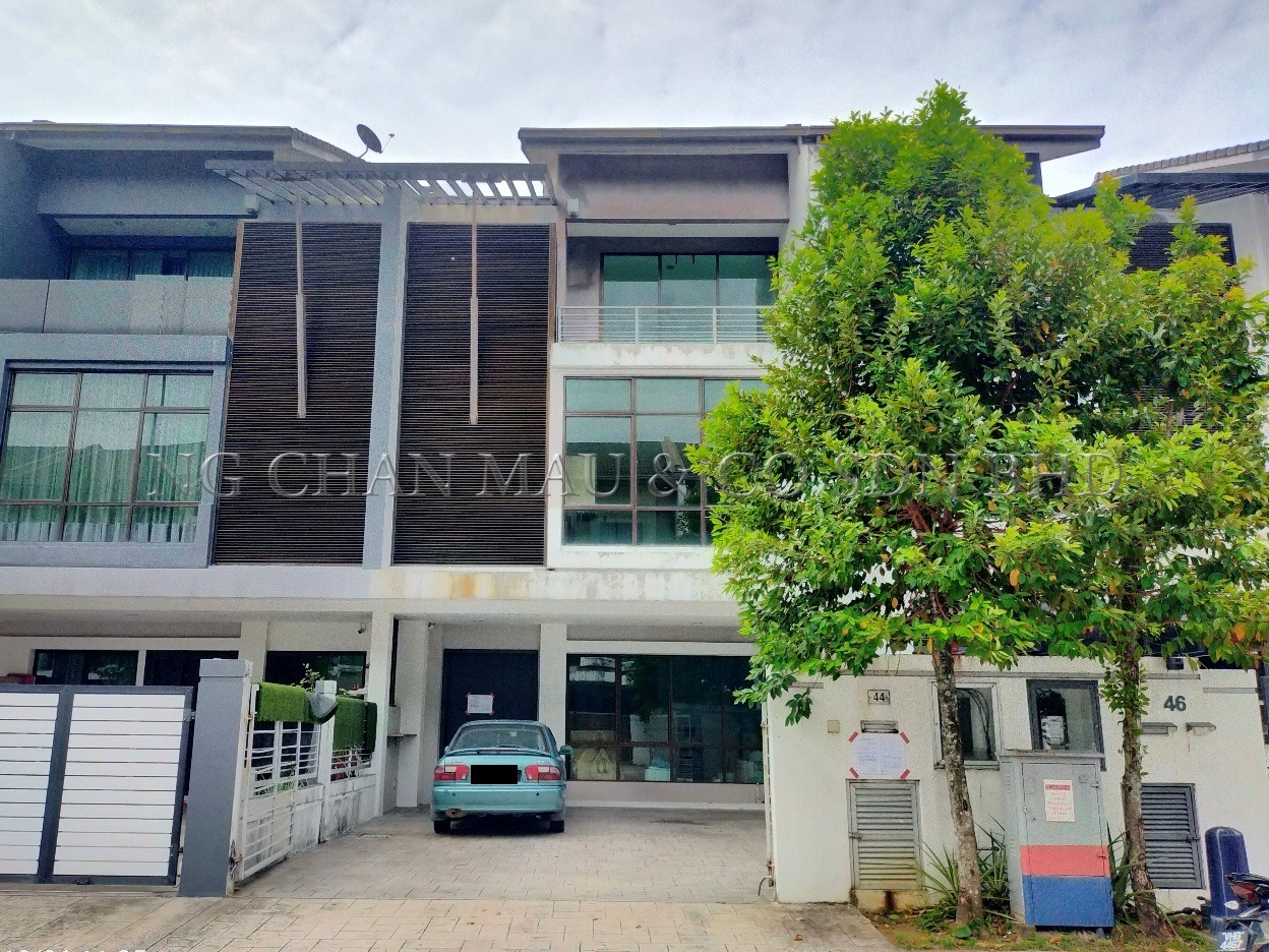 Stratified 3 Storey Terrace House, Intermediate