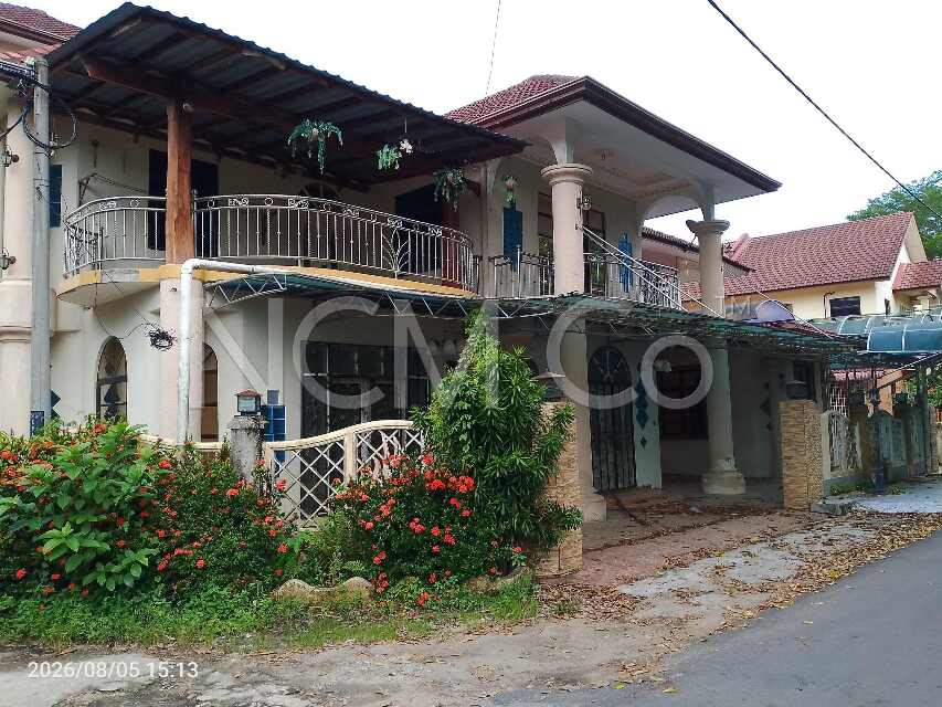 2.5 Storey Detached House, Corner Lot, Renovated