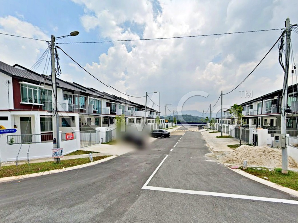 2 Storey Terrace House, Intermediate
