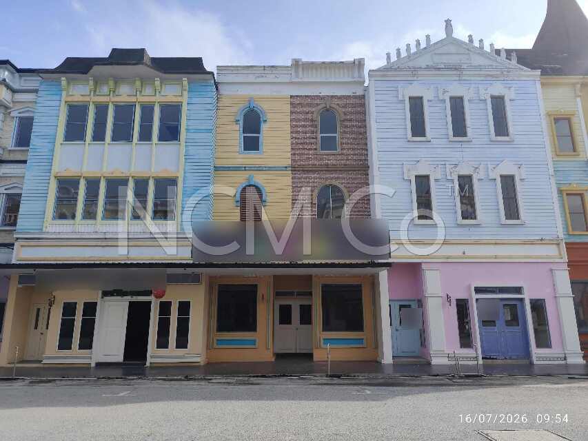 3 Storey Shop Office, Intermediate