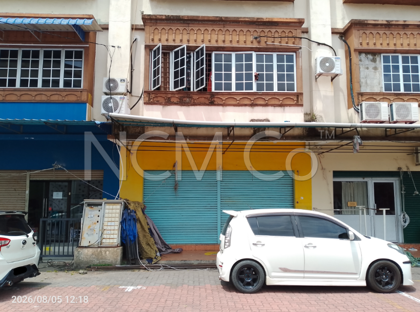 3 Storey Shop Office, Intermediate