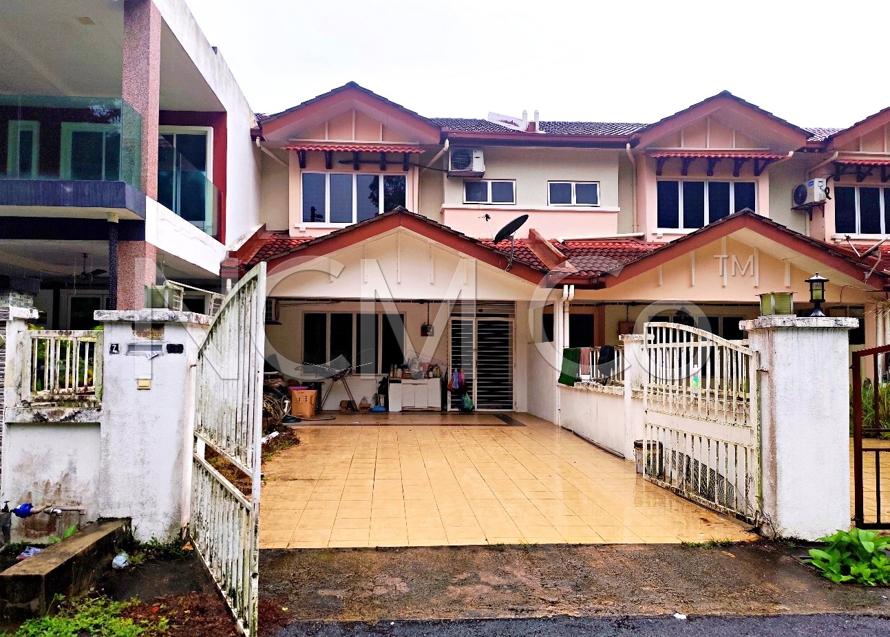2 Storey Terrace House, Intermediate