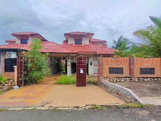 2 Storey Bungalow House, Corner Lot