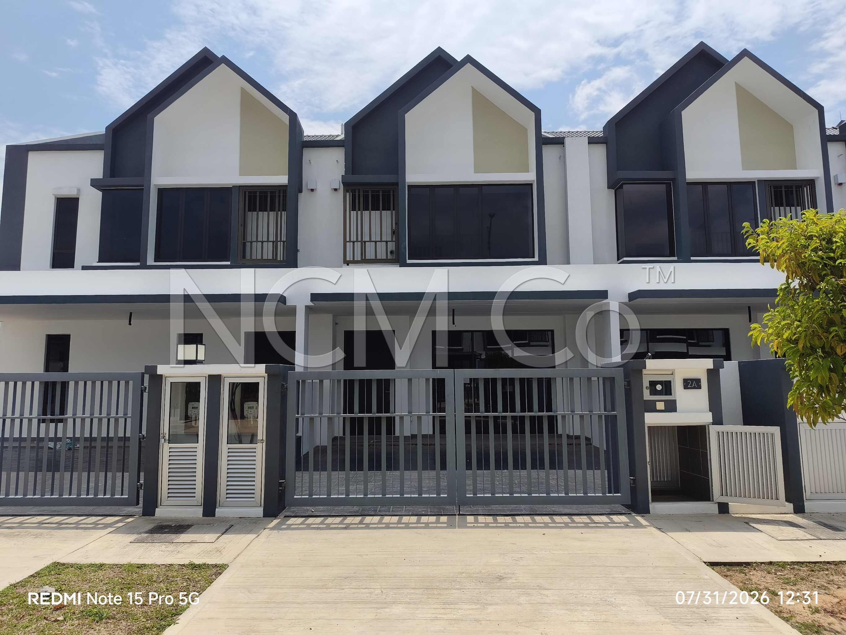 2 Storey Terrace House, Intermediate