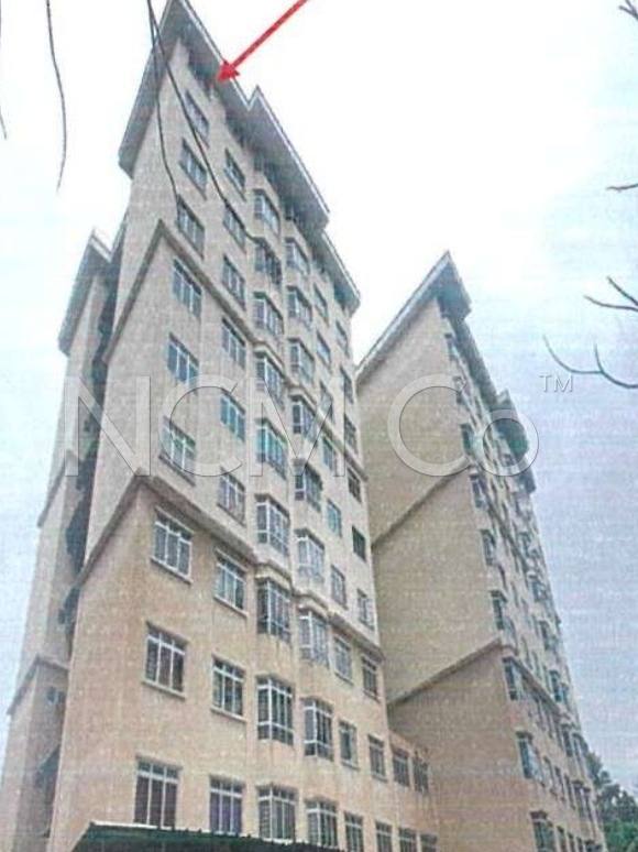 Apartment, Corner Lot