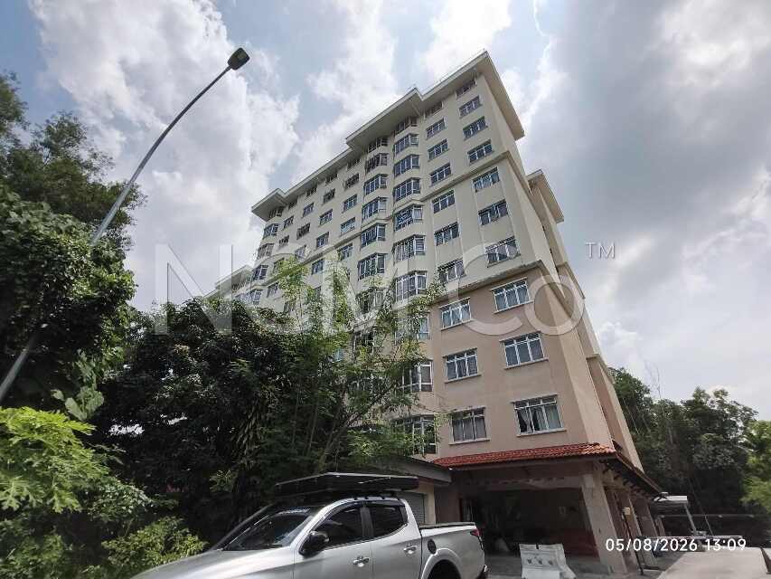 Apartment, Corner Lot