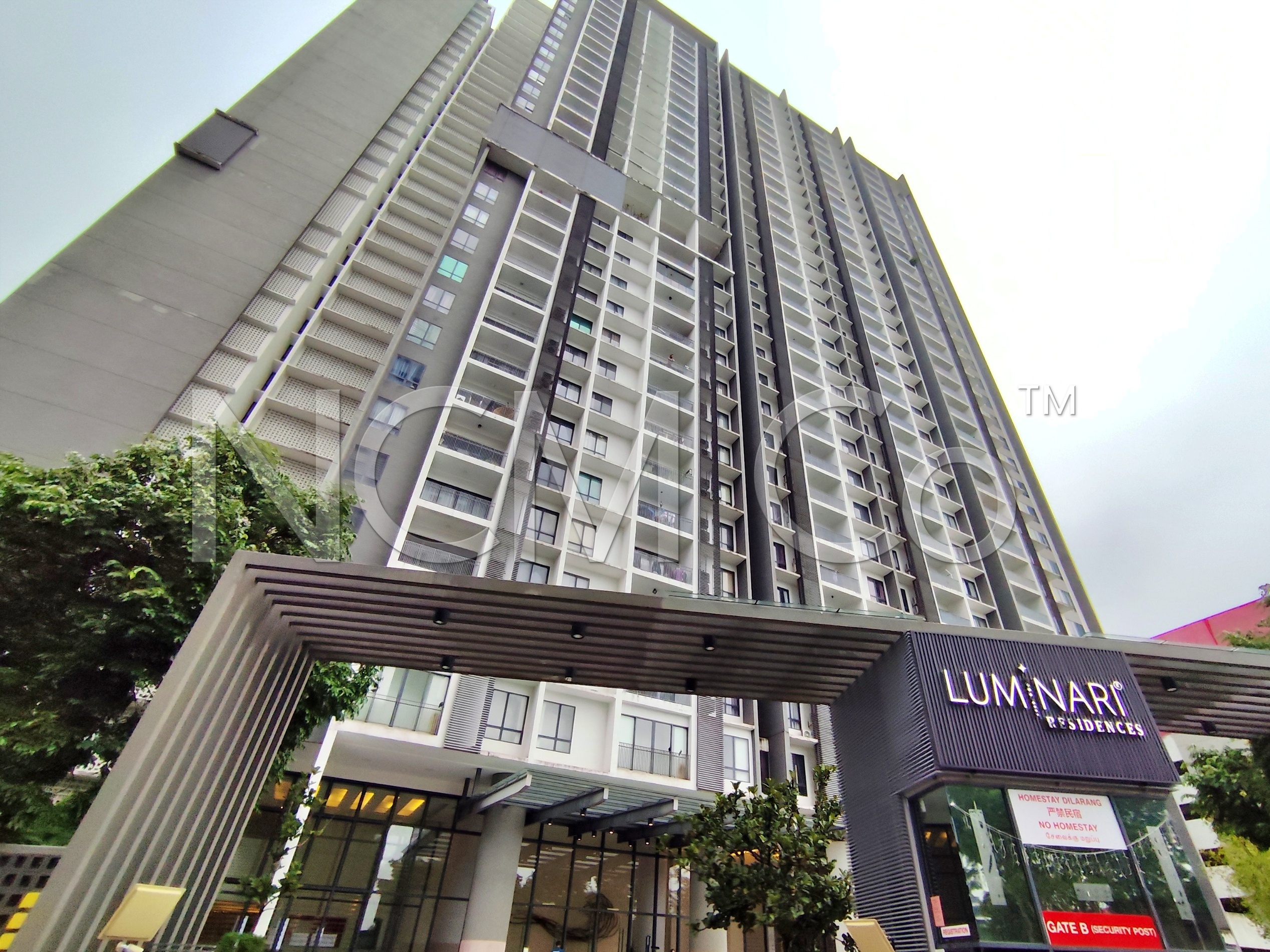 Service Apartment, Corner Lot