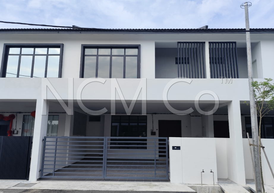 2 Storey Terrace House, Intermediate