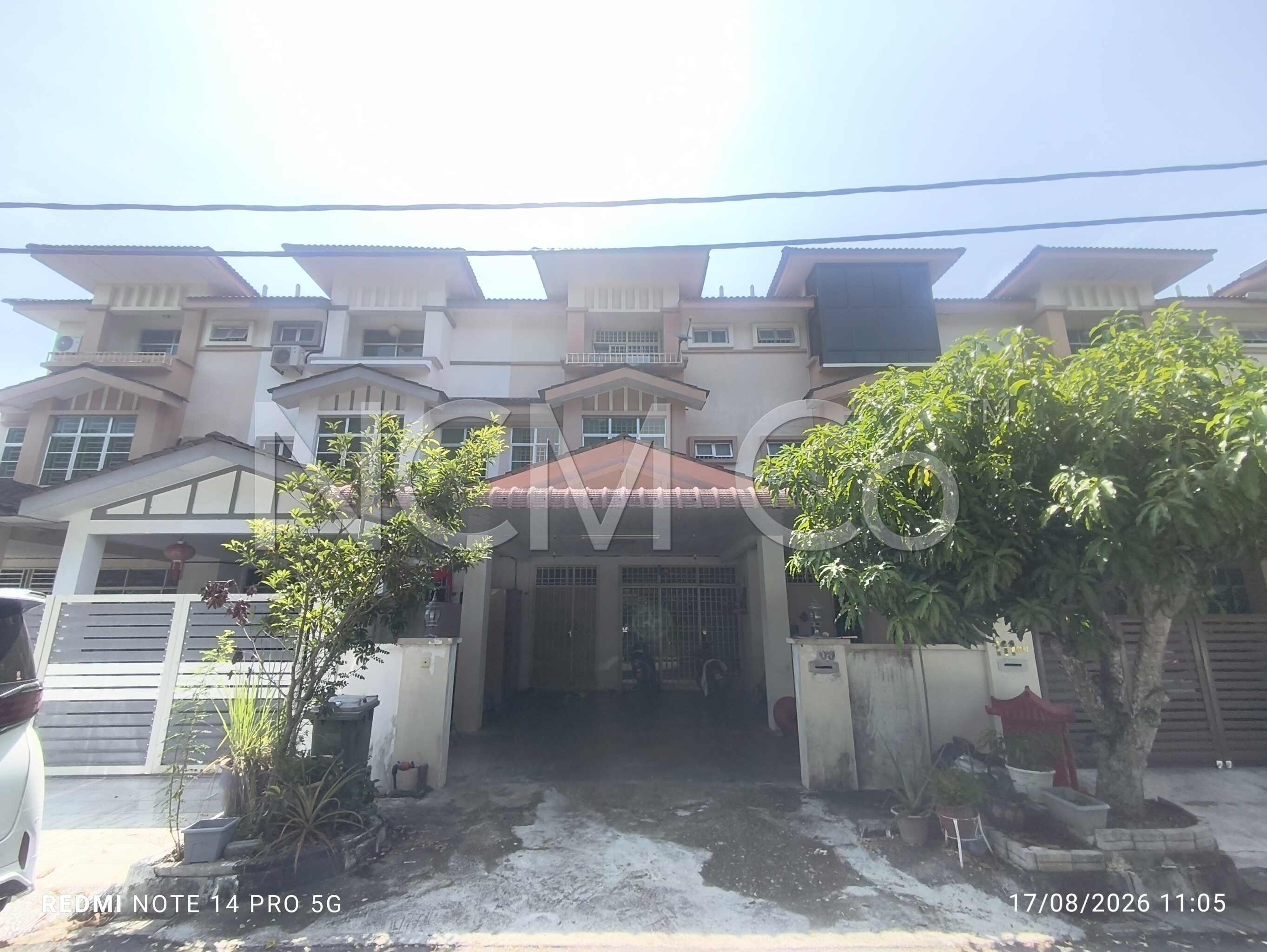2.5 Storey Terrace House, Intermediate