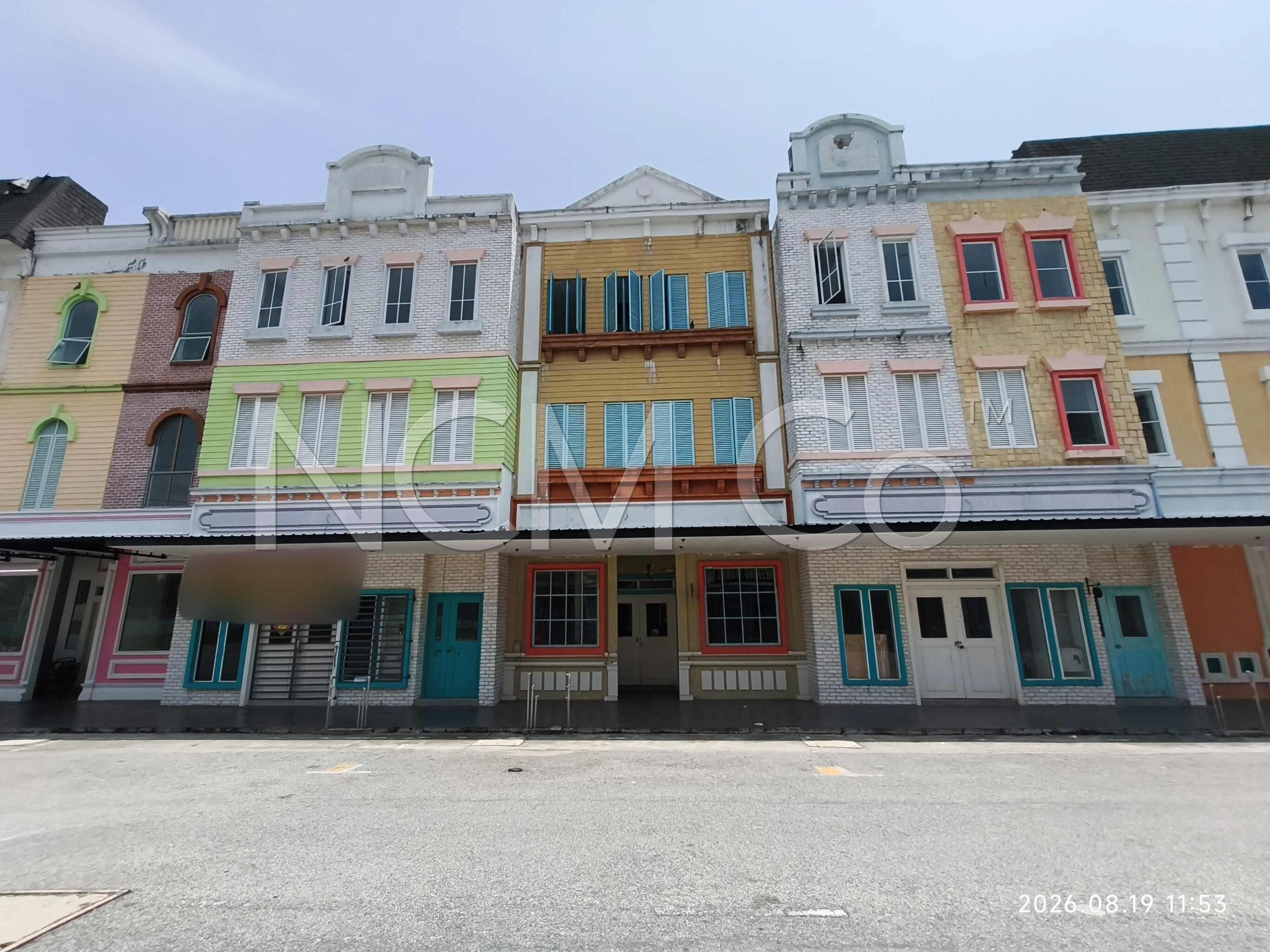 3 Storey Shop Office, Intermediate
