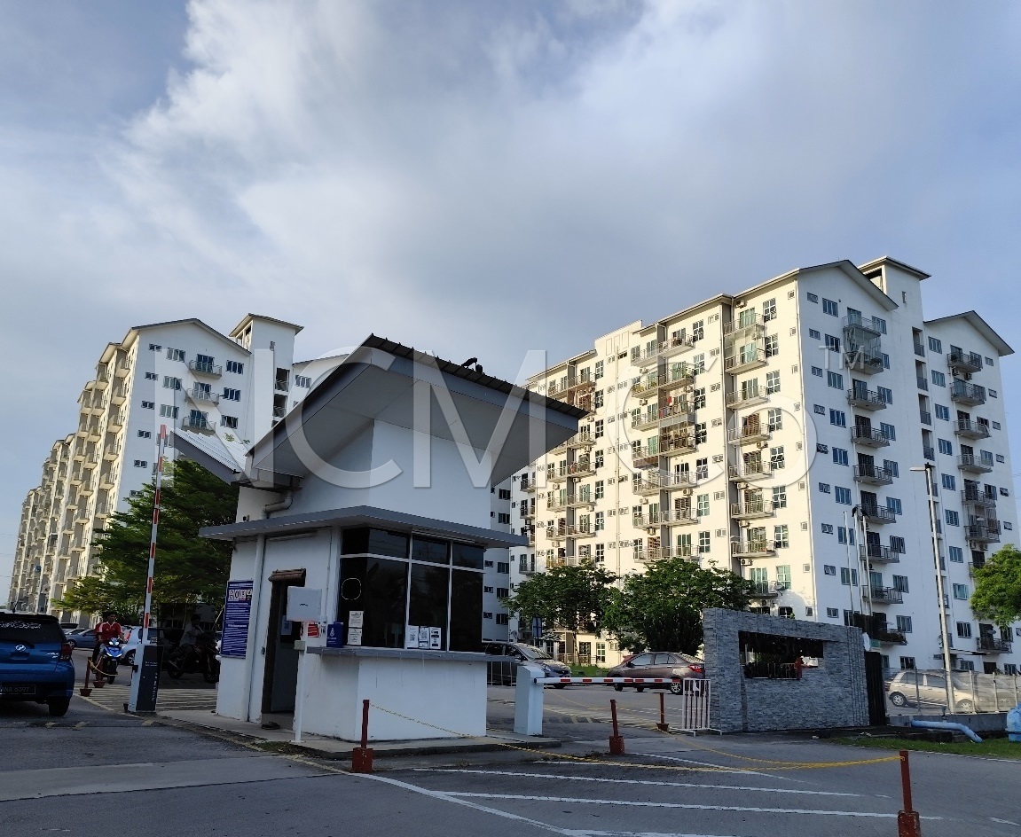 Apartment, End Lot