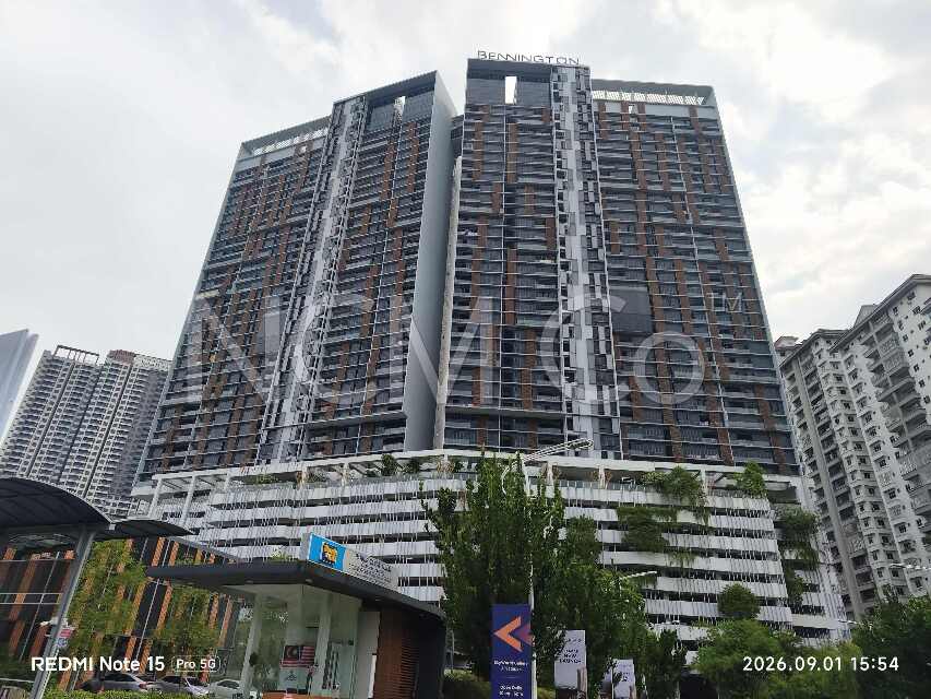 Condominium, Corner Lot