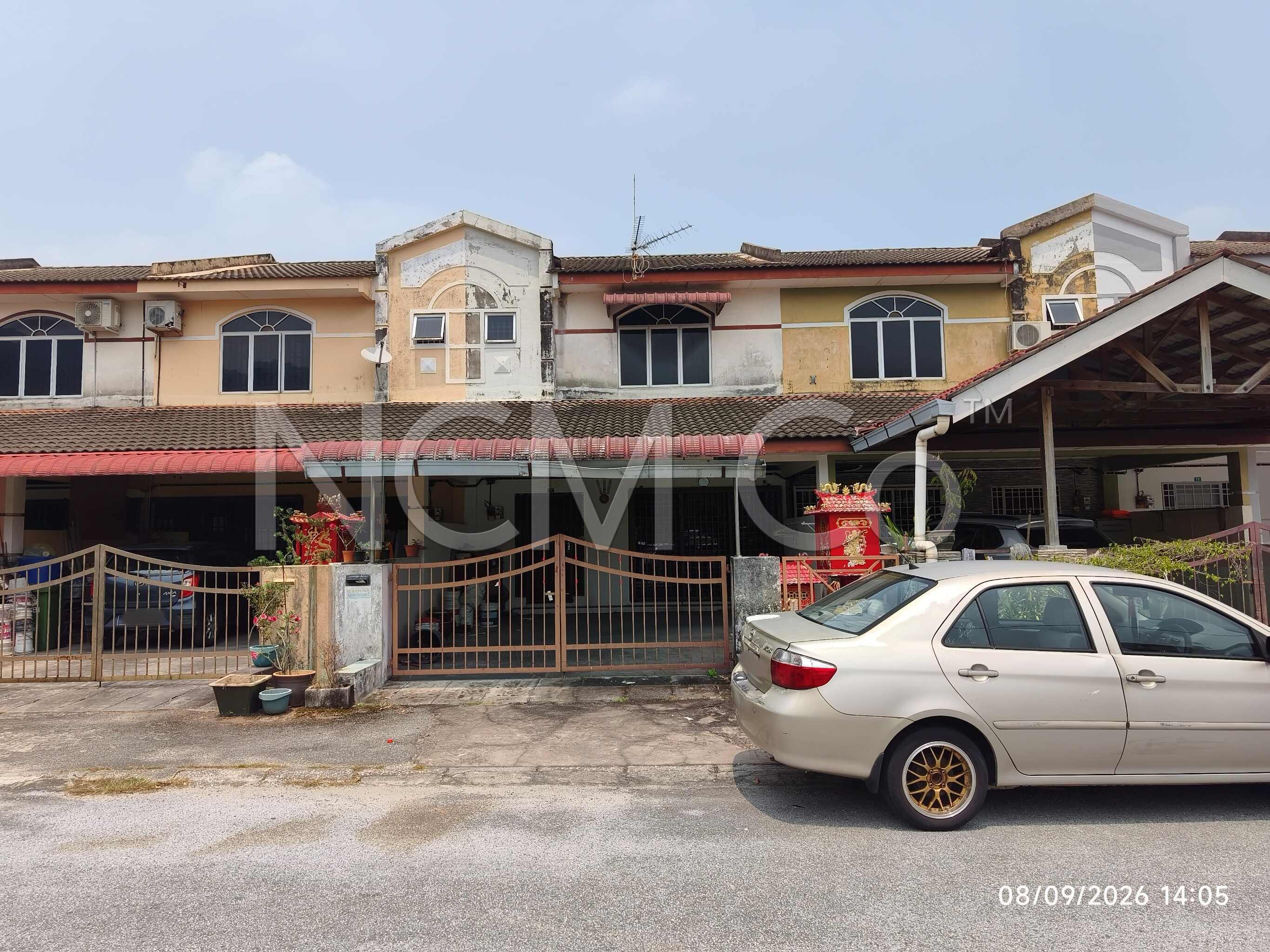 2 Storey Terrace House, Intermediate