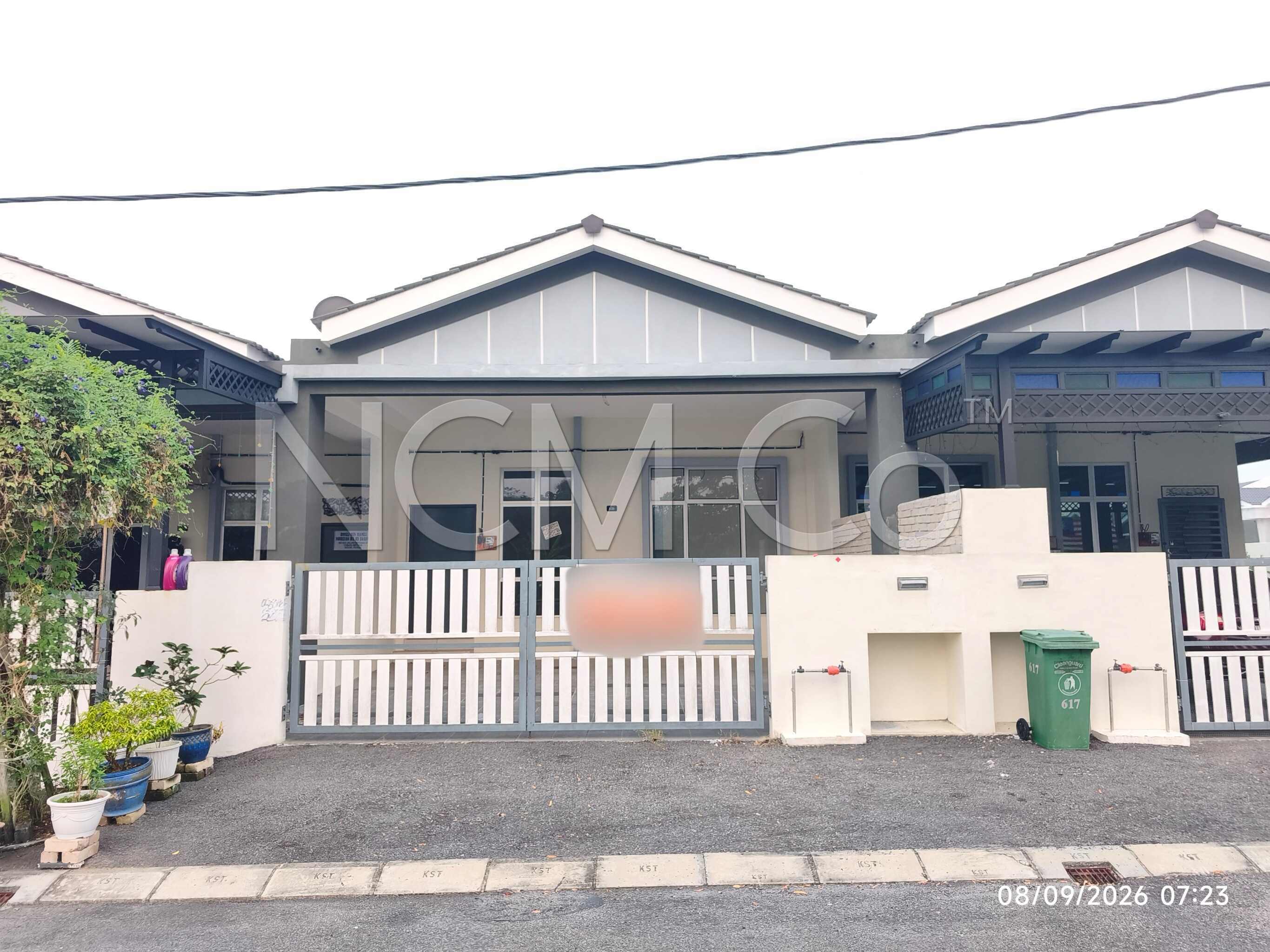 1 Storey Terrace House, Intermediate