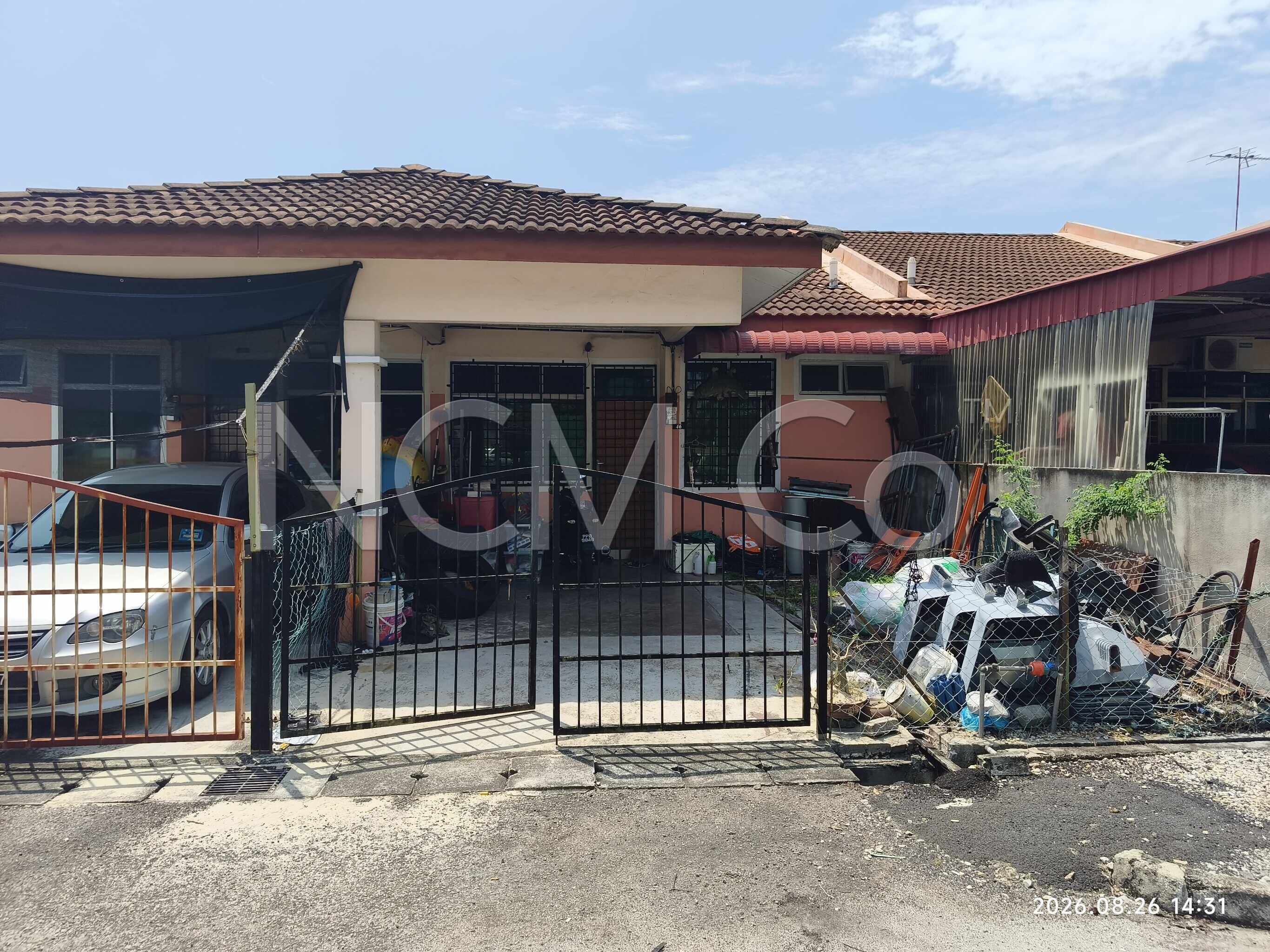 1 Storey Terrace House, Intermediate