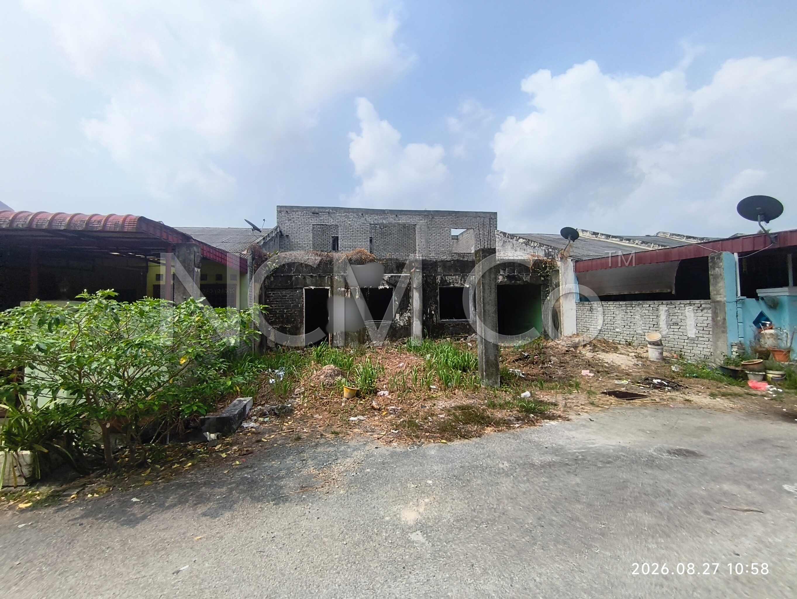 1 Storey Terrace House, Intermediate