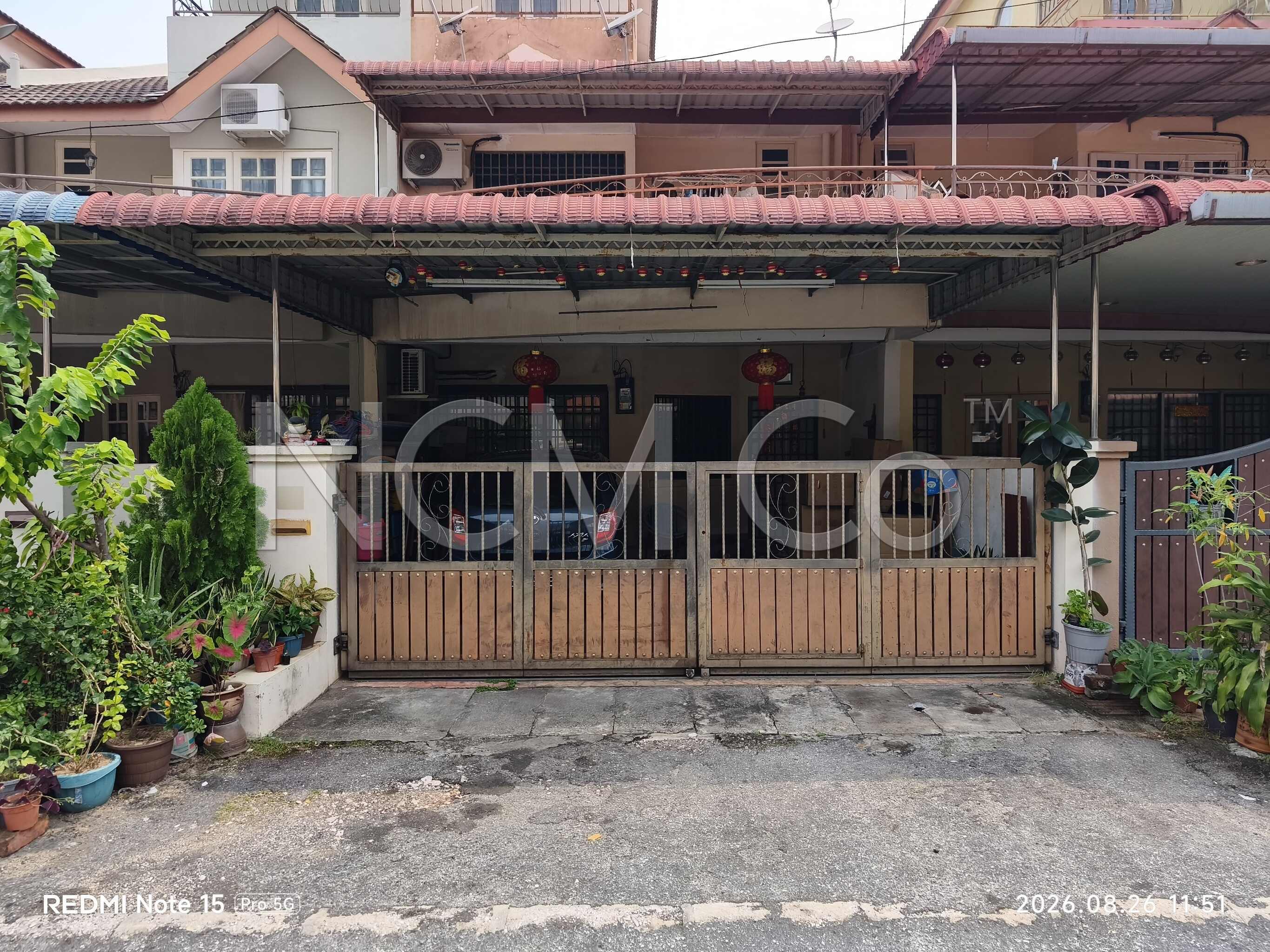 2.5 Storey Terrace House, Intermediate, Renovated