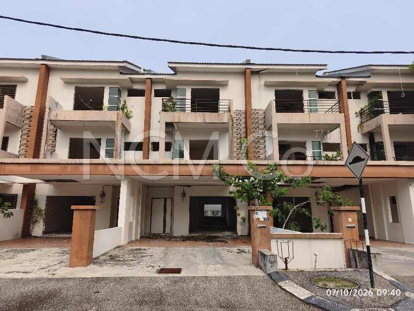 2.5 Storey Terrace House, Intermediate