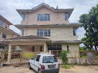 4 + 1 Room 3 Storey Cluster House, Corner Lot