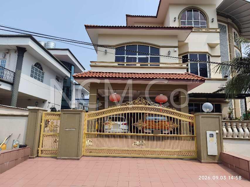 3 Storey Detached House