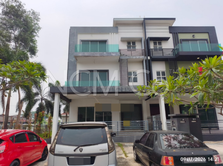 3 Storey Semi Detached House