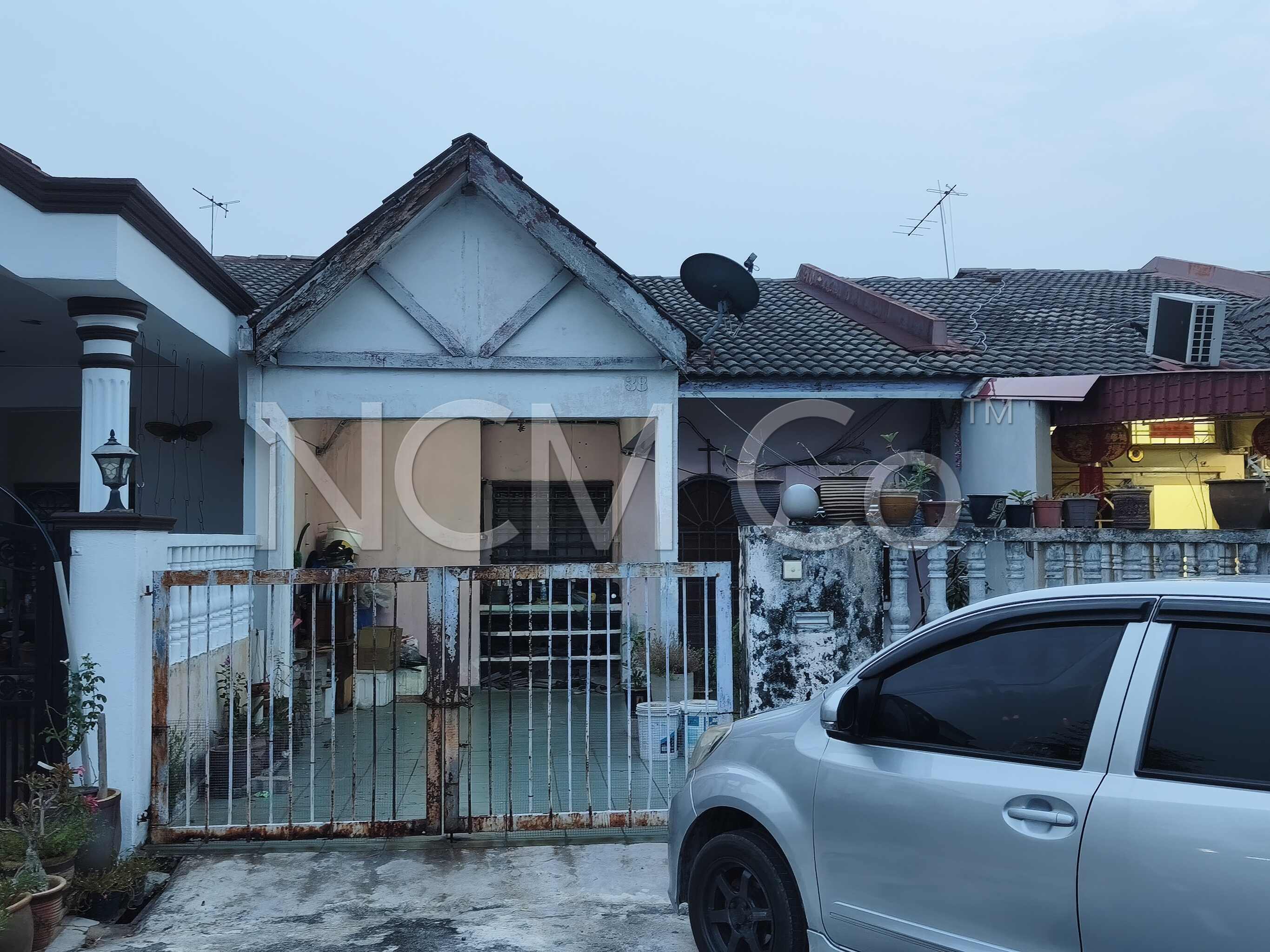 1 Storey Terrace House, Intermediate