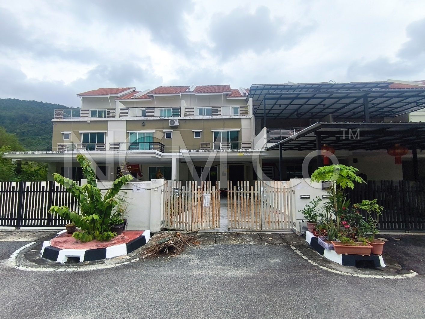3 Storey Terrace House