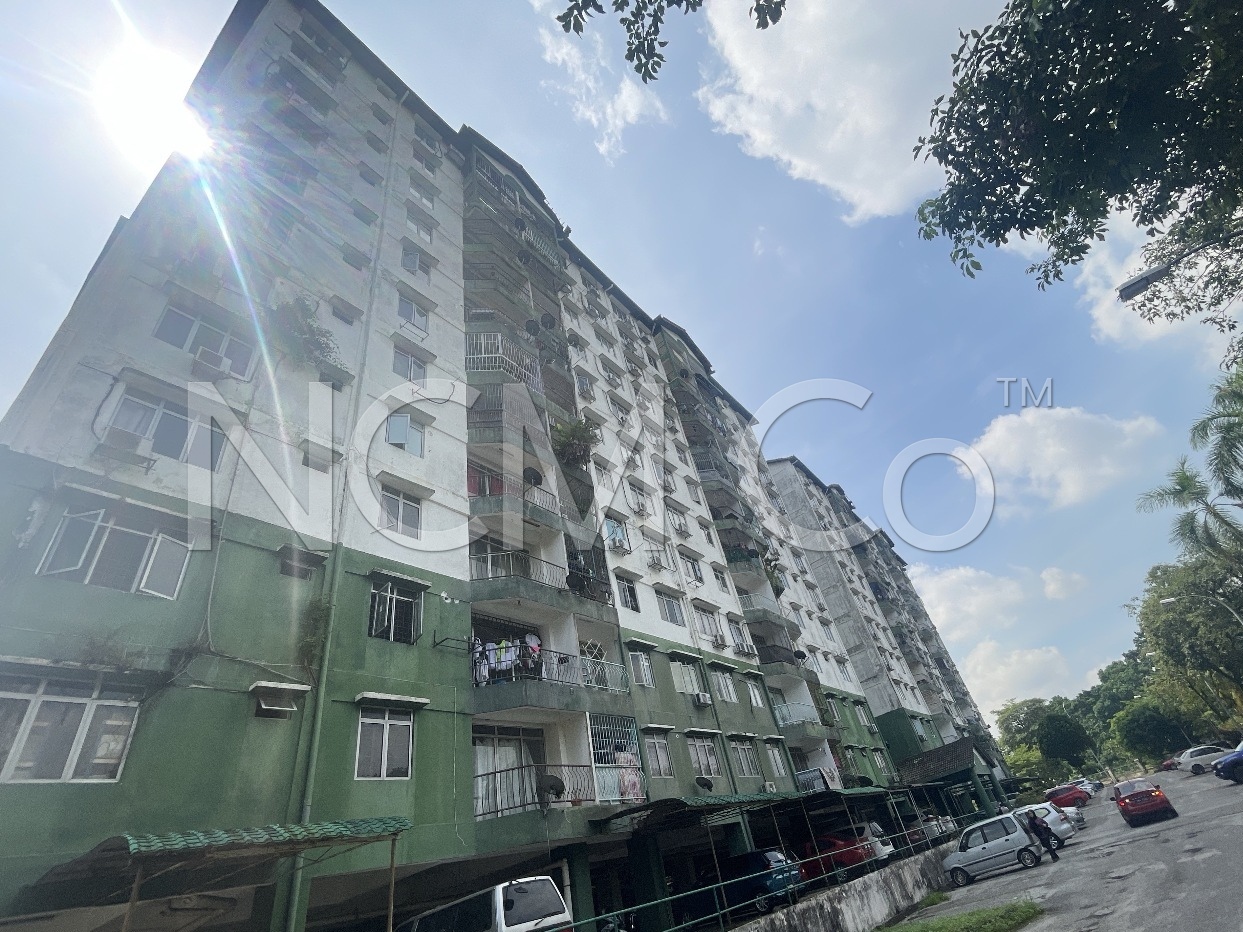 Apartment, Corner Lot