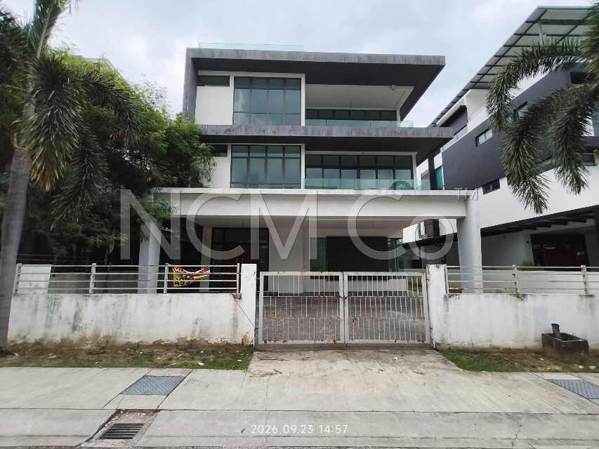 3 Storey Detached House