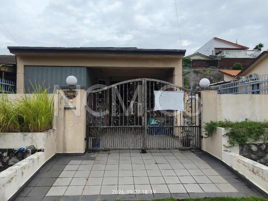 1 Storey Terrace House with Extra Land, End Lot