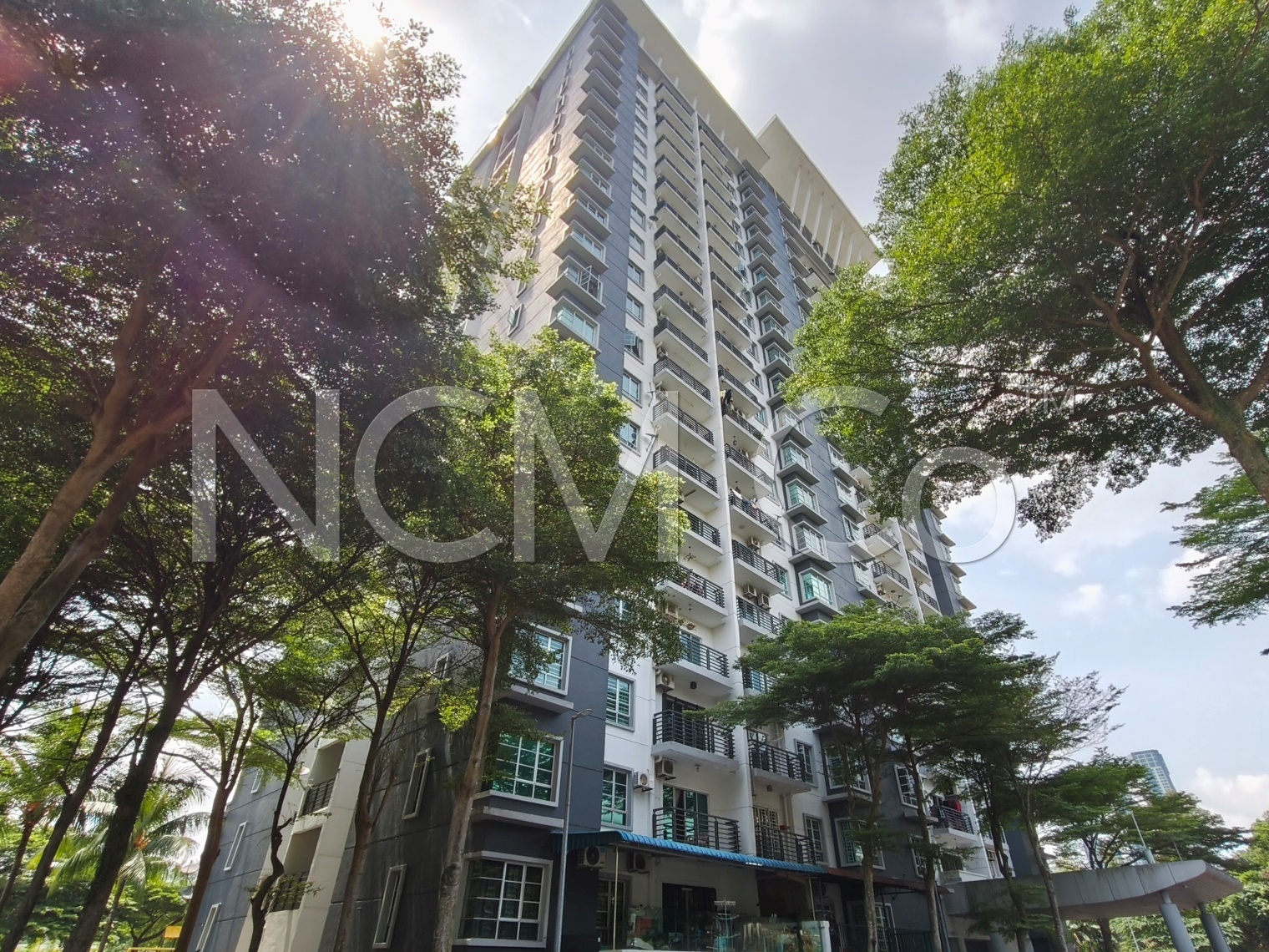 Apartment, Medium Cost