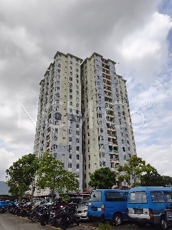 Apartment, Corner Lot