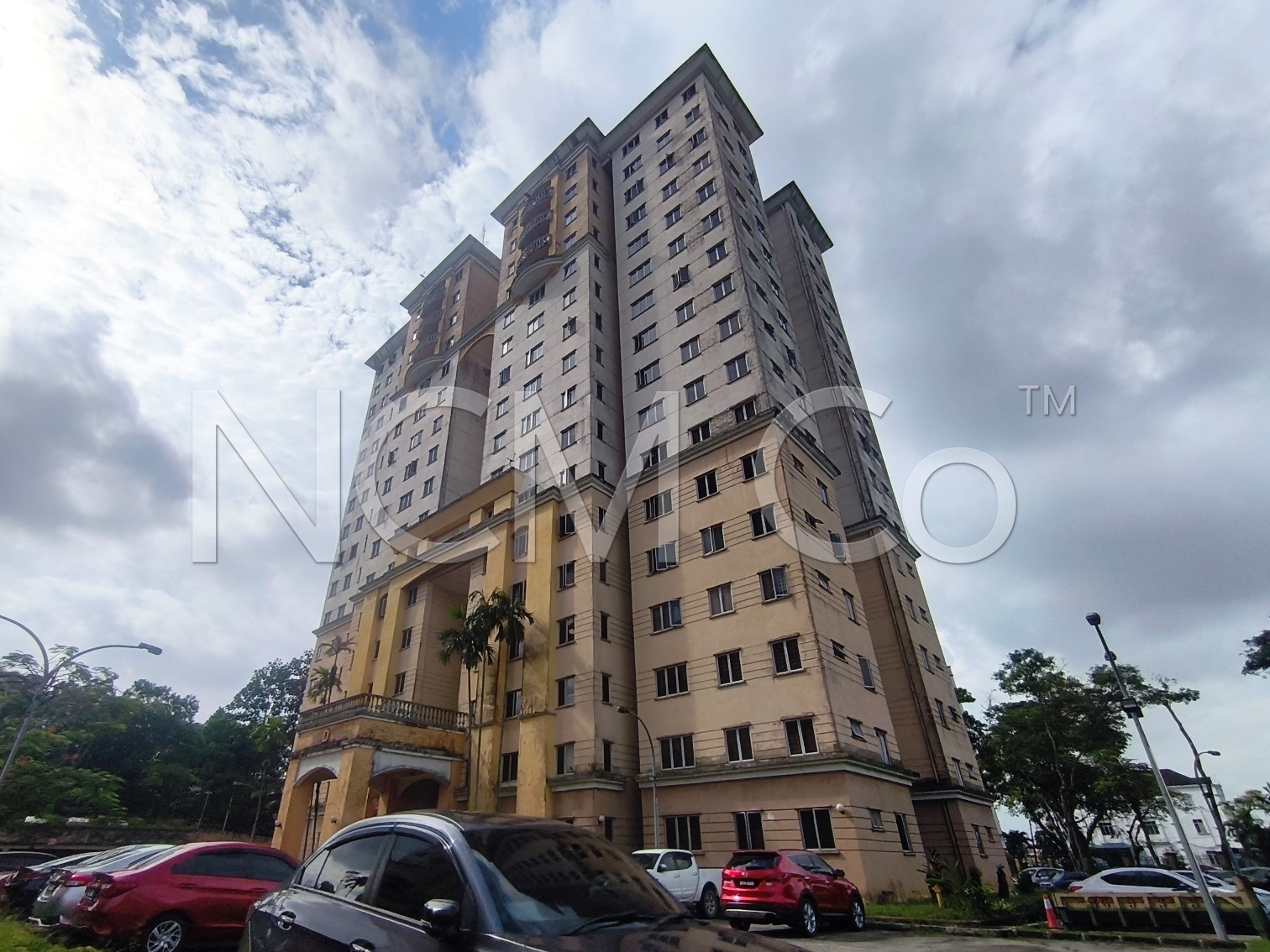 Apartment, Medium Cost