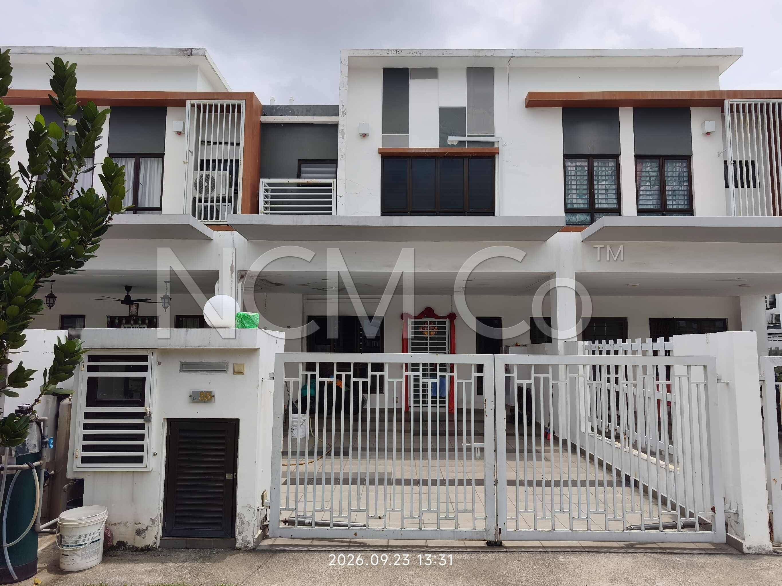 2 Storey Terrace House, Intermediate