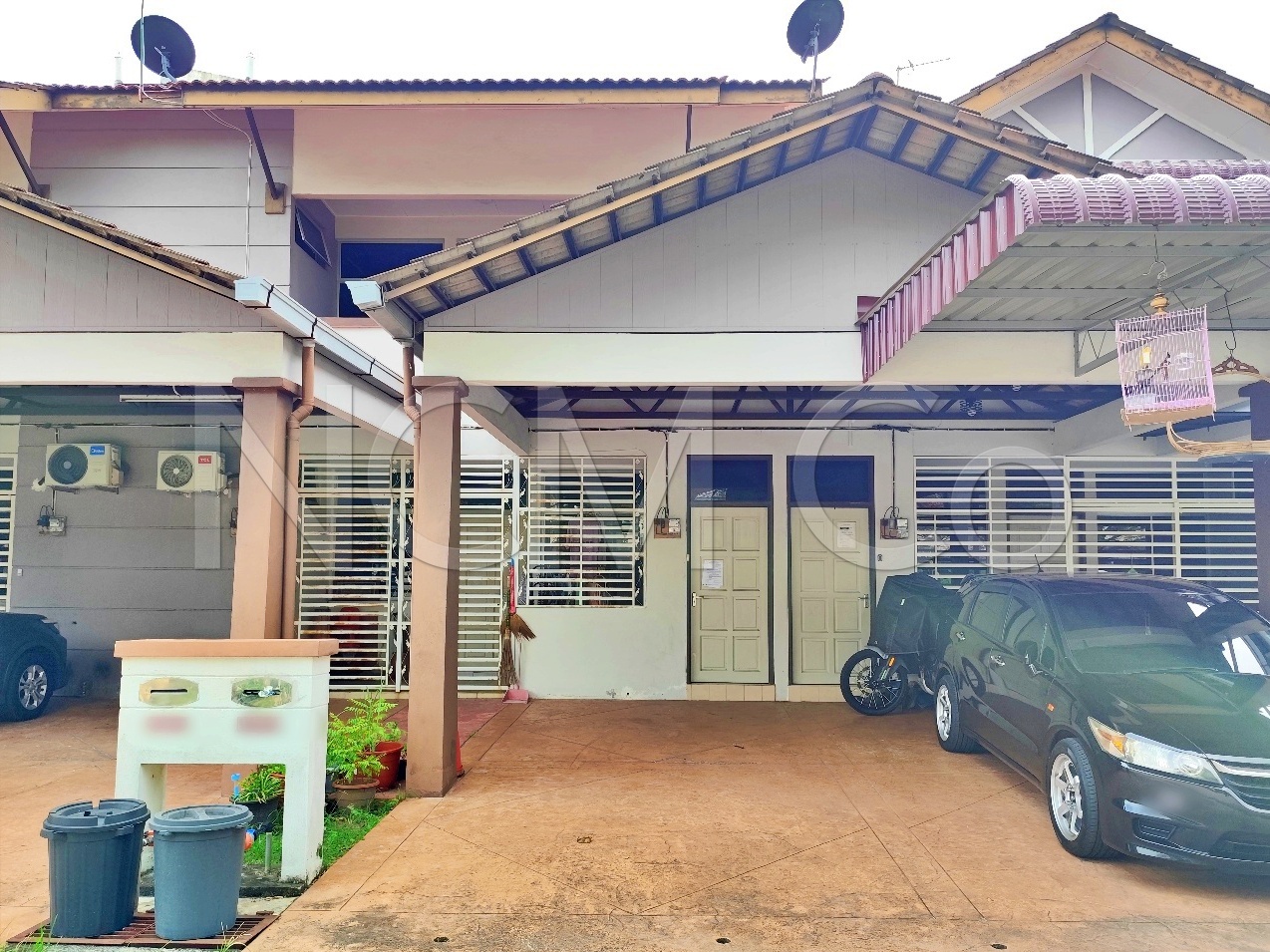 Town House (Upper Unit), Intermediate
