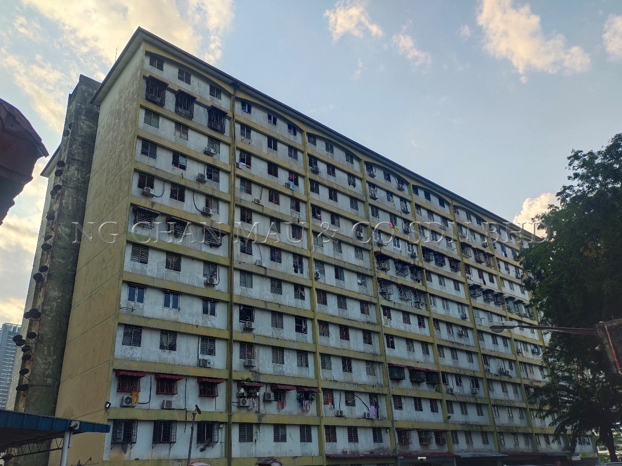 Apartment, Corner Lot