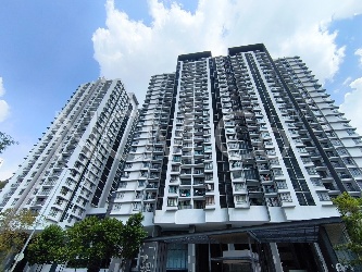 Condominium, End Lot