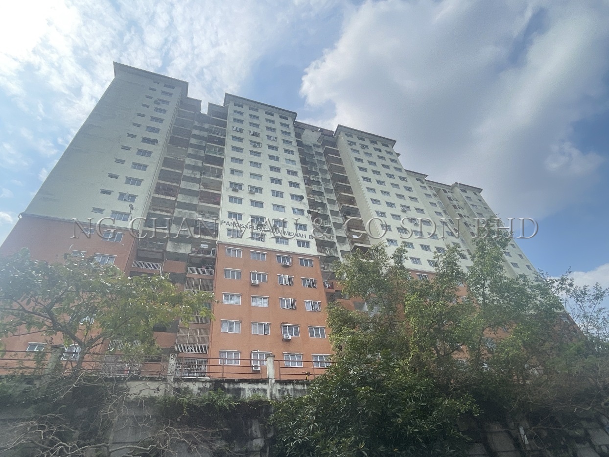 Apartment, Corner Lot