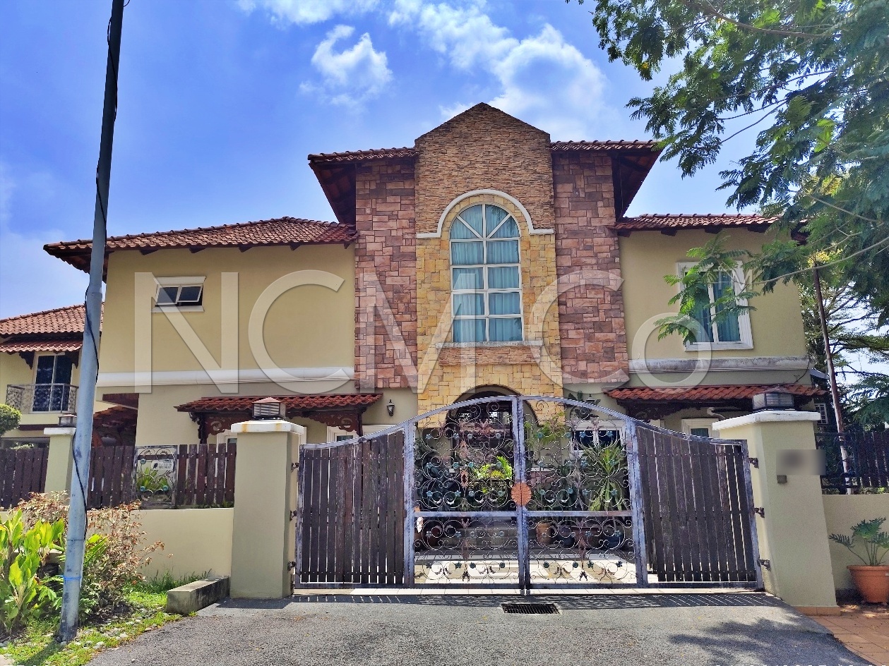 2 Storey Bungalow